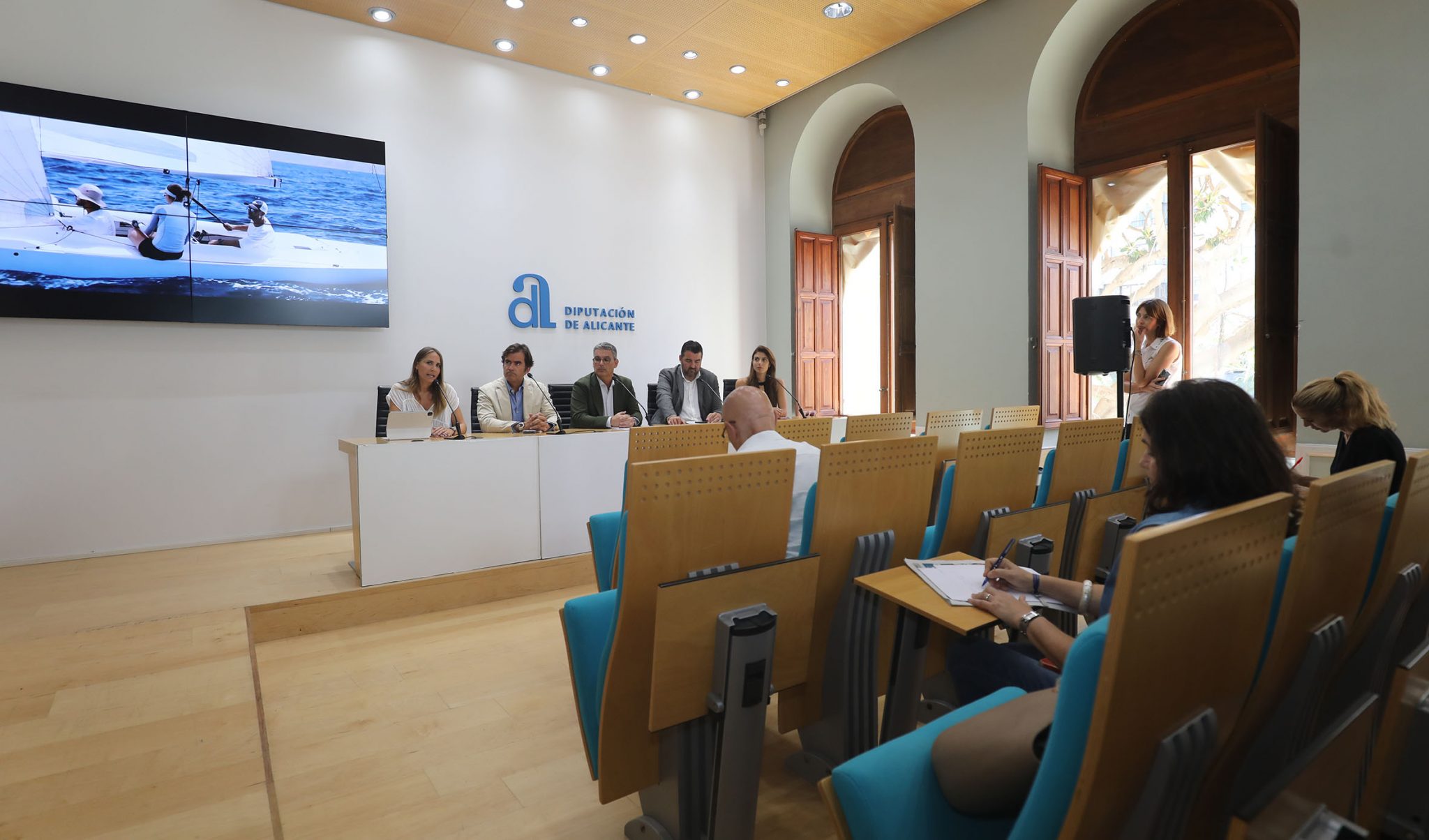 Más de 700 regatistas se darán cita en la 28ª edición de la prueba ‘Tabarca Vela Diputación de Alicante’.