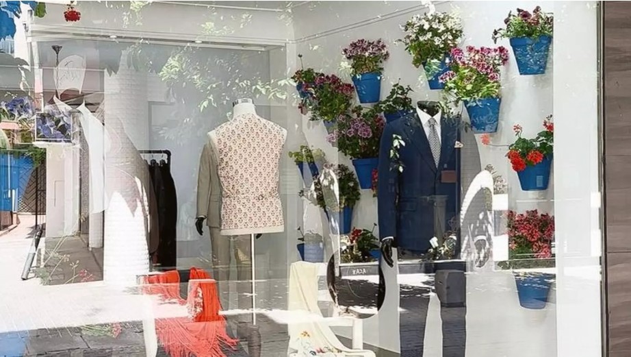 Descubre este patio cordobés 'escondido' en una tienda de trajes