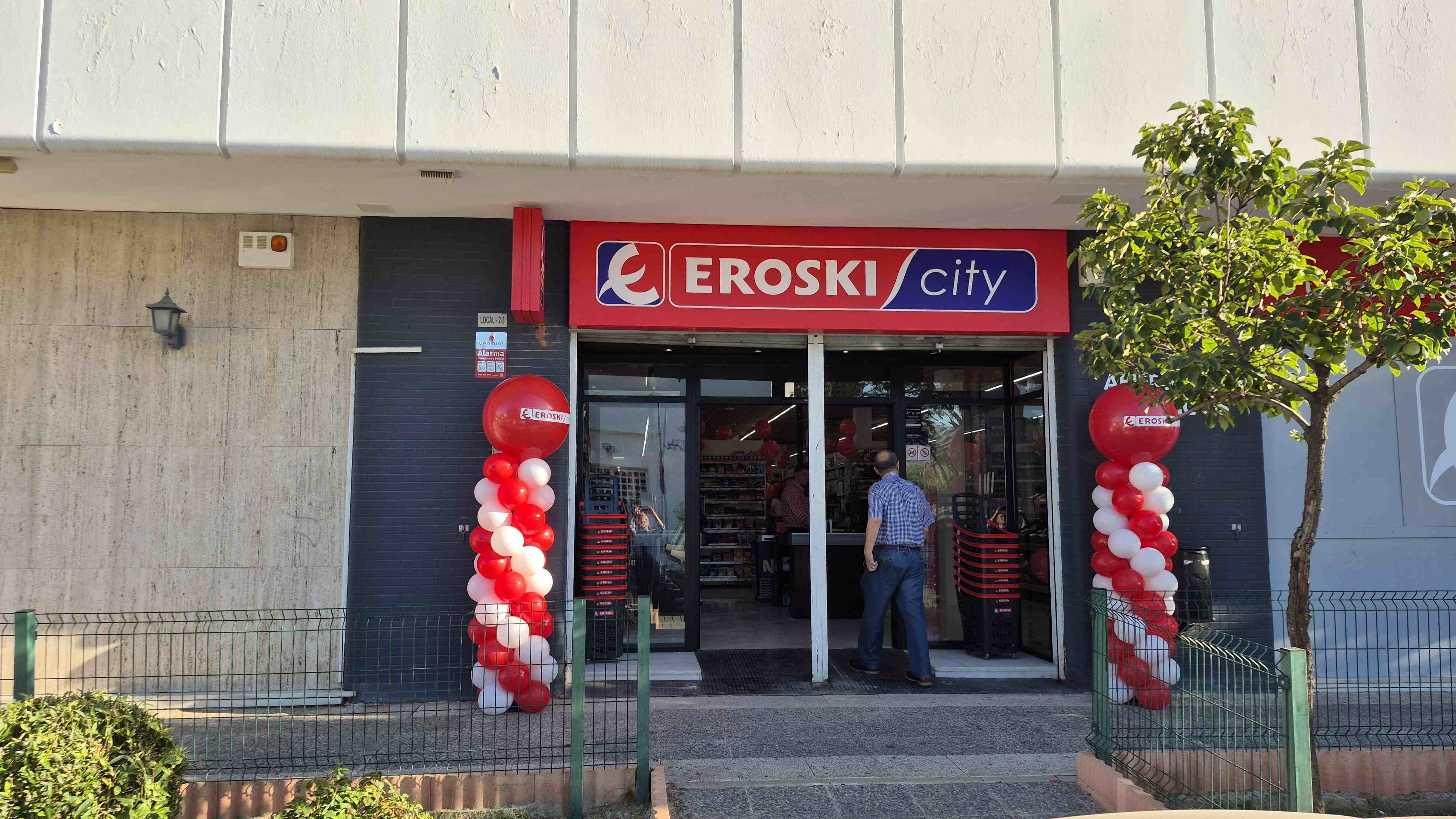 EROSKI inaugura un nuevo supermercado Eroski/City franquiciado en Sevilla 