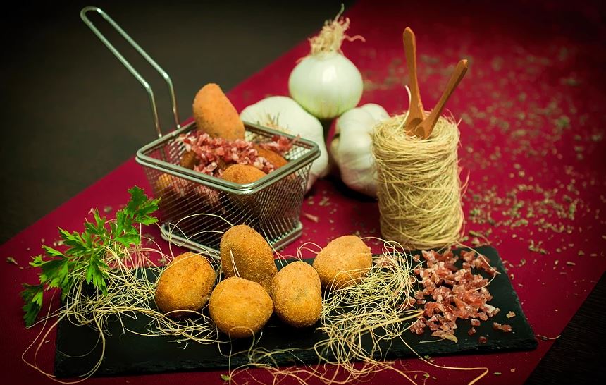 MEJORES FRITOS Y MÁS SALUDABLES QUE LOS SUYOS EN KROKETERÍA DE TÍA PETRA