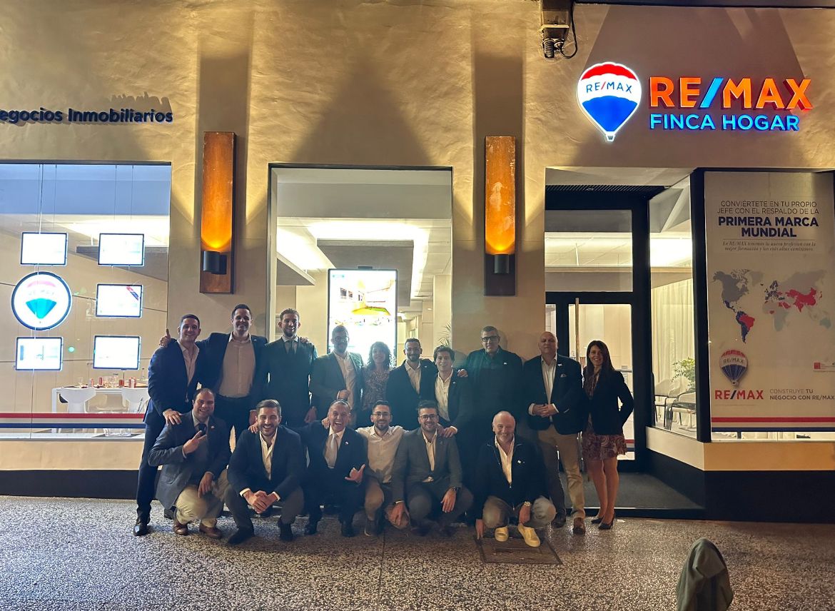 REMAX FINCA HOGAR INAUGURA NUEVAS INSTALACIONES EN ZARAGOZA CON LA ASISTENCIA DE MÁS DE 300 PERSONAS