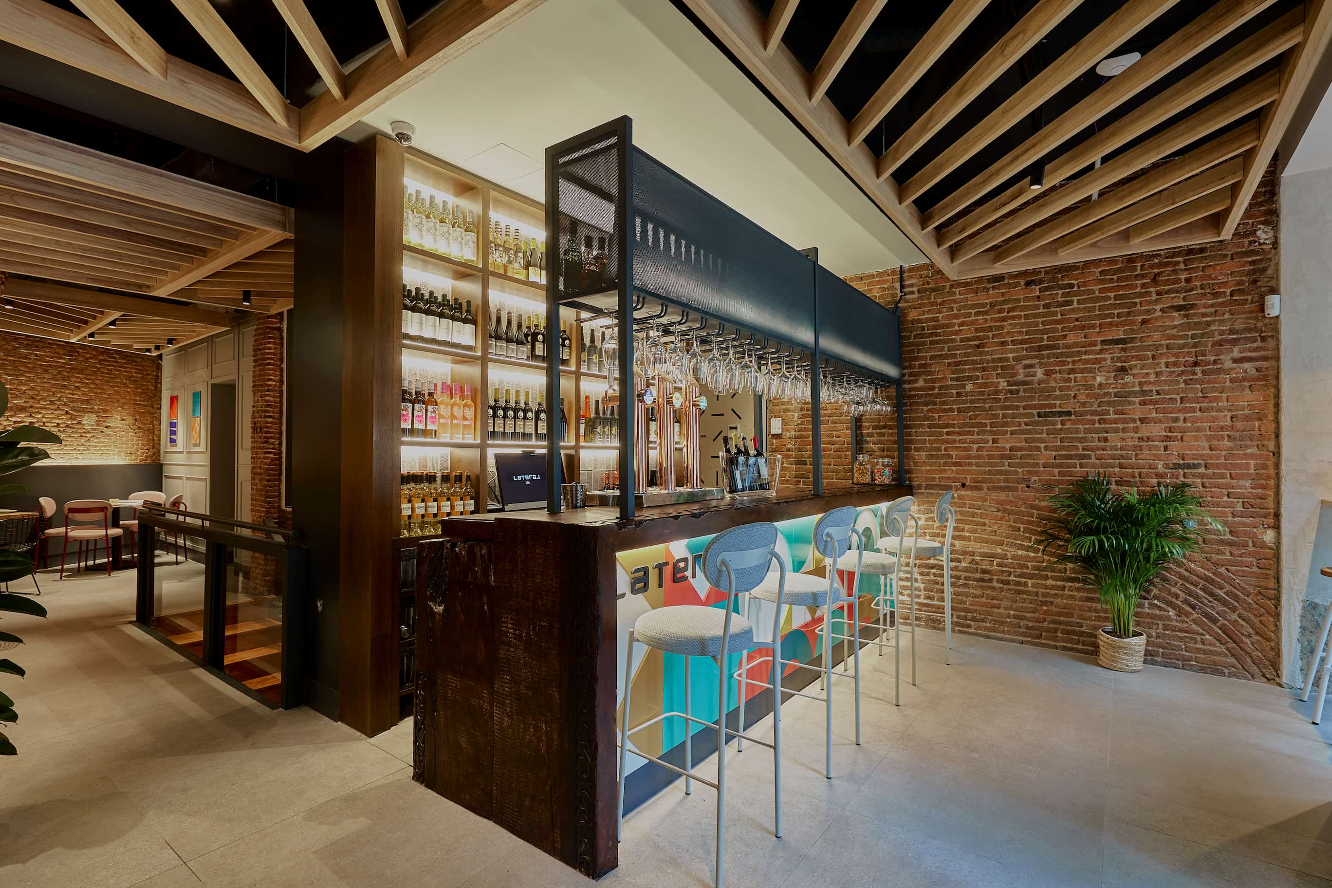 Lateral inicia su expansión también a través  de franquicias