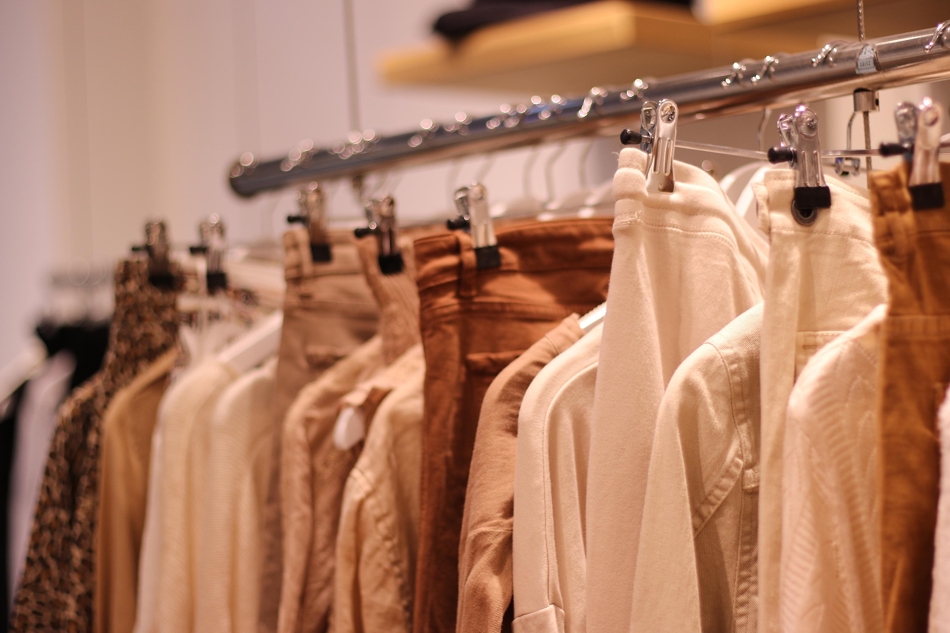 Cómo abrir una franquicia de ropa: guía, costes y claves