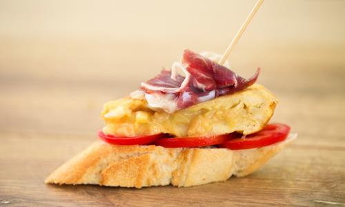 LIZARRAN REALIZA UN RECORRIDO POR LOS PINCHOS MÁS POPULARES DE SU HISTORIA