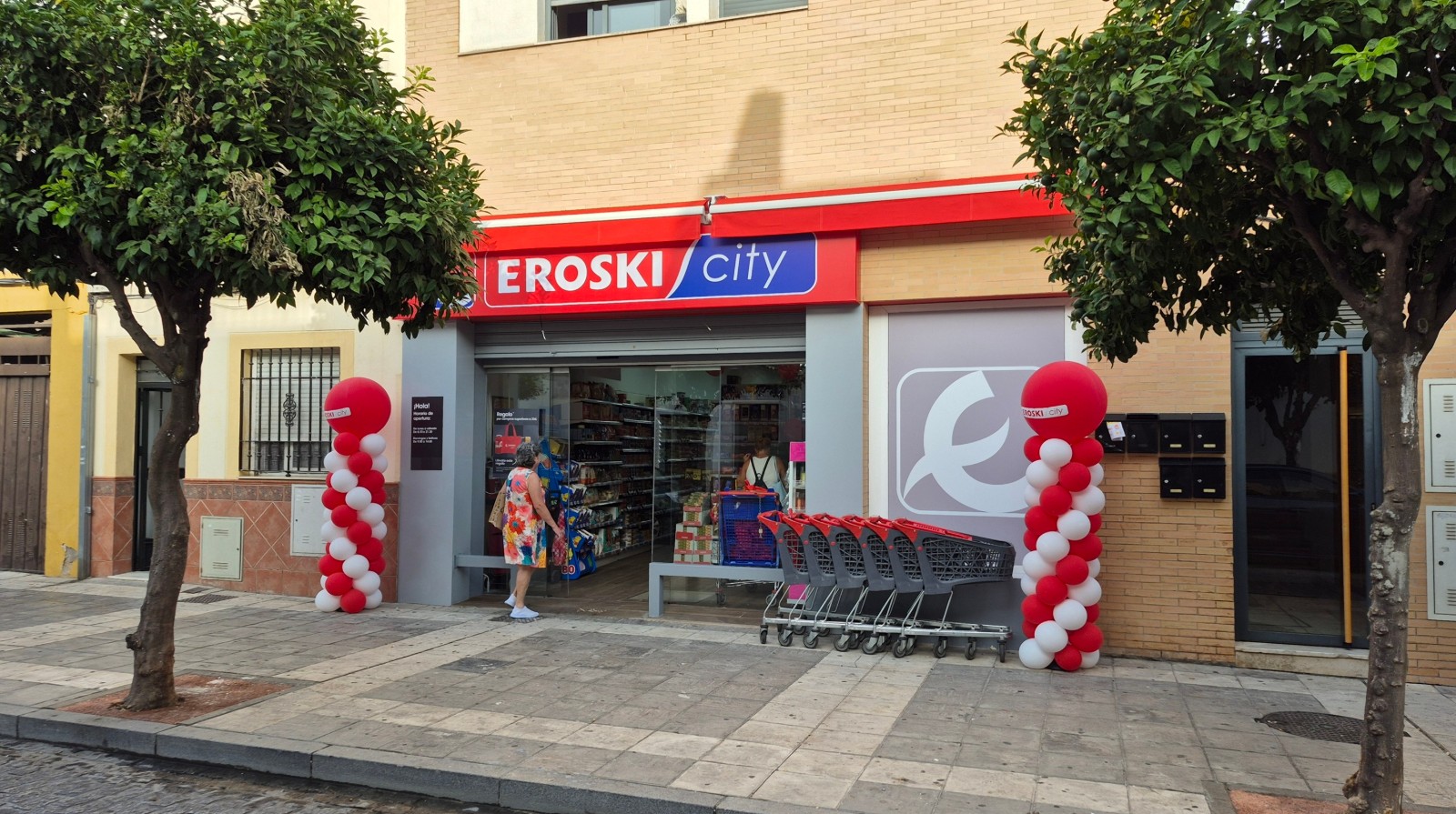 EROSKI INAUGURA UN NUEVO SUPERMERCADO FRANQUICIADO EN LA LOCALIDAD SEVILLANA DE GELVES