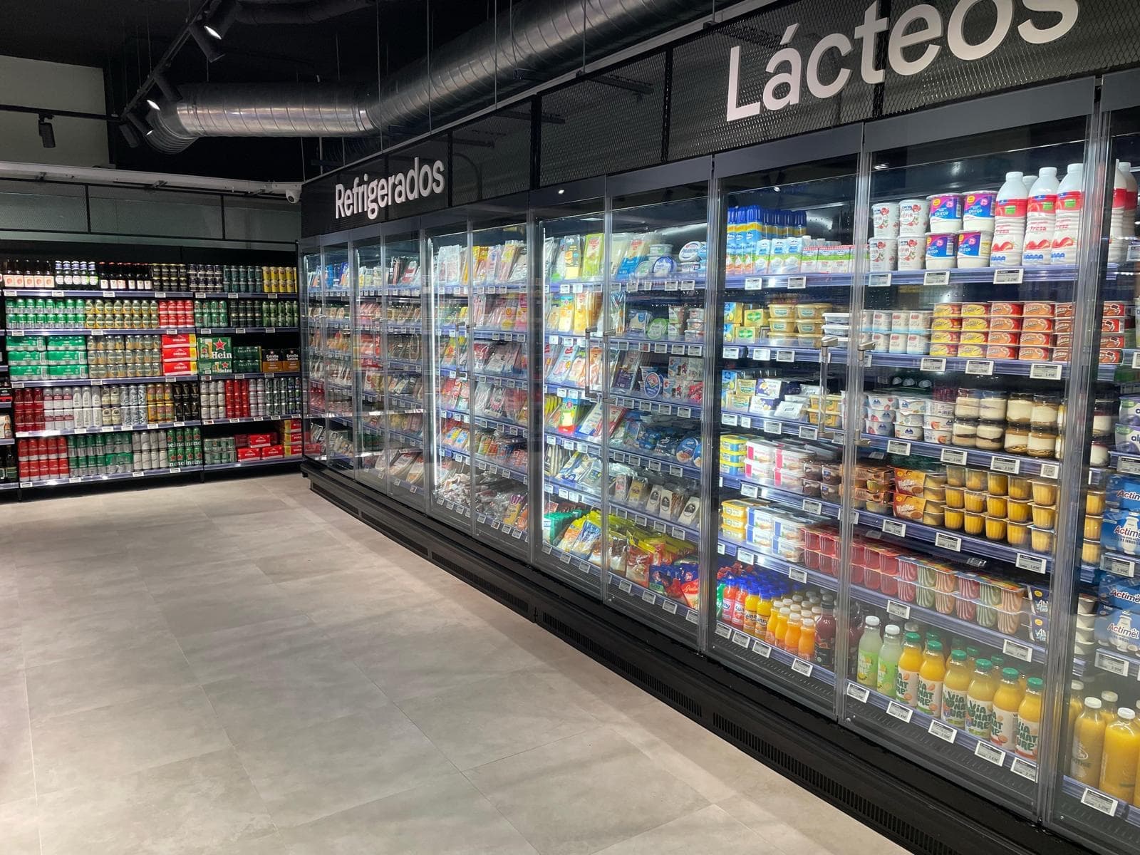 Dialprix impulsa su expansión con nuevas franquicias en Valencia y Tenerife