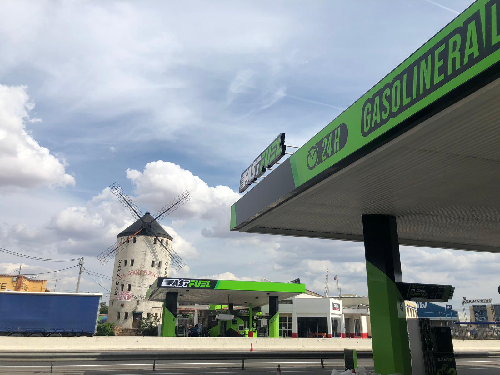 LA CADENA FAST FUEL INAUGURA TRES NUEVAS ESTACIONES DE SERVICIO: DOS EN CIUDAD REAL Y UNA EN CÓRDOBA