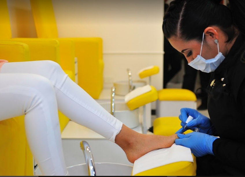 D-UÑAS REFERENTE A NIVEL NACIONAL DE SALONES COMPROMETIDOS CON EL CUIDADO DE LA HIGIENE Y USO DE PRODUCTOS DE CALIDAD.