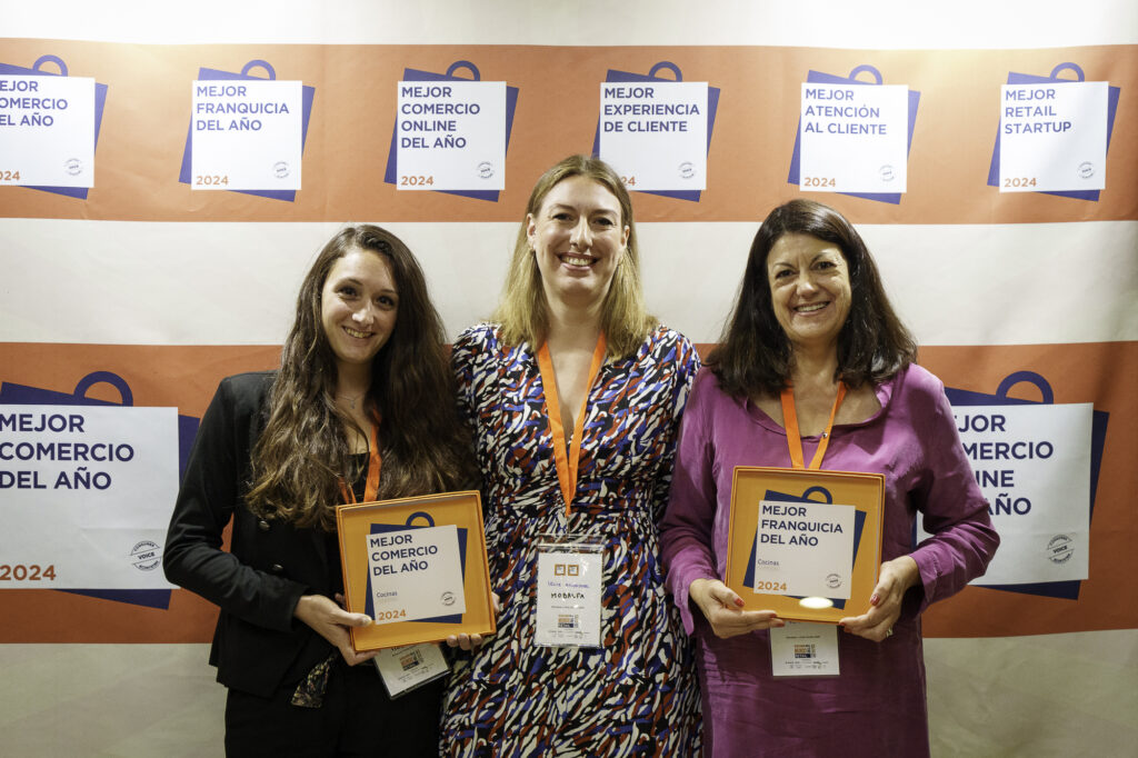 Mobalpa, mejor comercio y mejor franquicia del año en  el sector cocinas