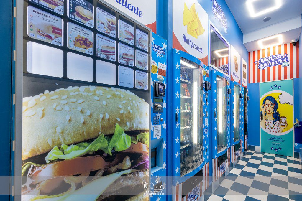 Inauguración de la franquicia AMERICAN SUPERMARKET 24 H. en el centro de Sevilla