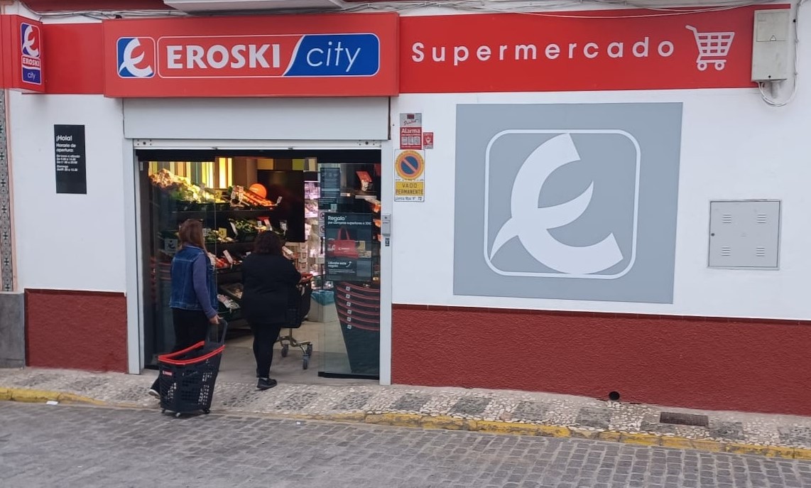 EROSKI INAUGURA UN NUEVO SUPERMERCADO FRANQUICIADO EN LA LOCALIDAD SEVILLANA DE EL REAL DE LA JARA