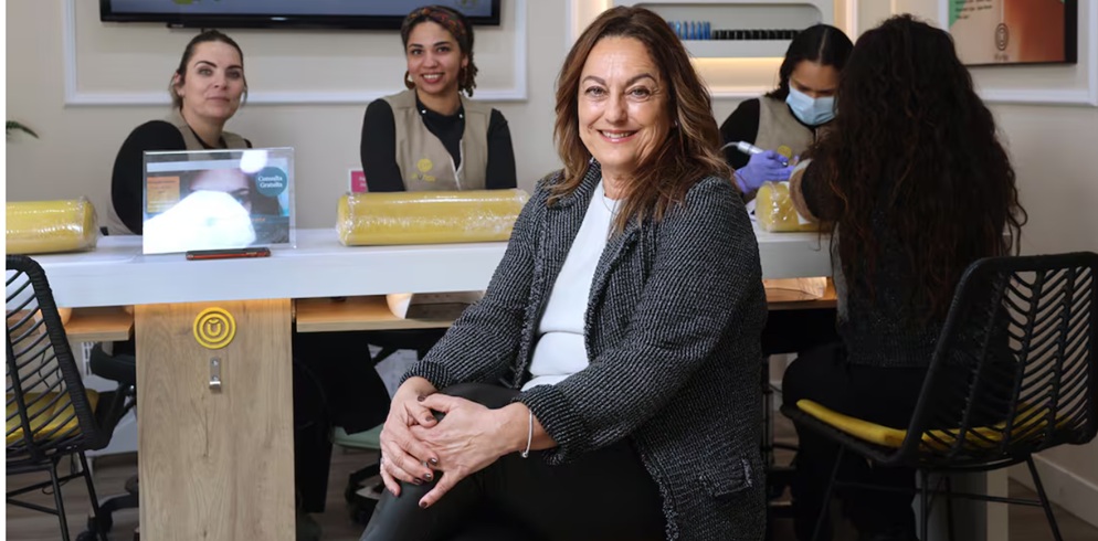 d-uñas en El País: entrevista a Sandra Benzaquén, cofundadora, y Susana Expósito, franquiciada
