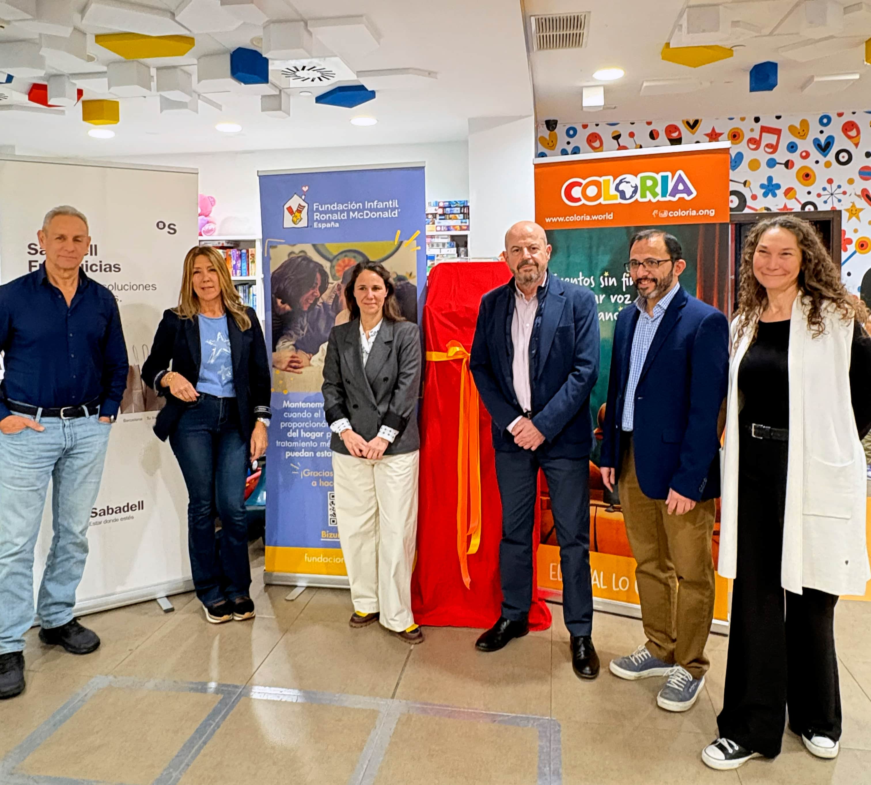 Coloria, Fundación Ronald McDonald y Banco Sabadell presentan un proyecto de apoyo emocional para acompañar a niños hospitalizados y sus familias